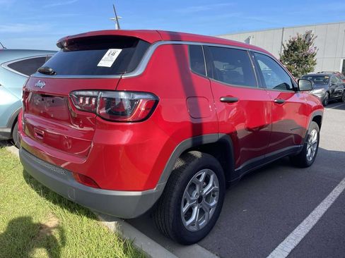 Used 2025 Jeep Compass Sport AWD/4WD image 4
