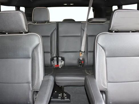 Used 2025 GMC Yukon XL Elevation image 26