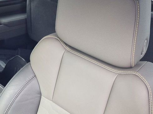 Used 2025 Chevrolet Silverado 2500 ZR2 w/ Technology Package image 28