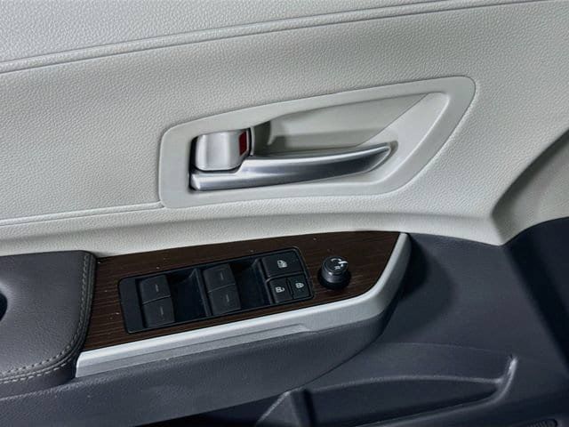 Certified 2024 Toyota Sienna XLE FWD image 19