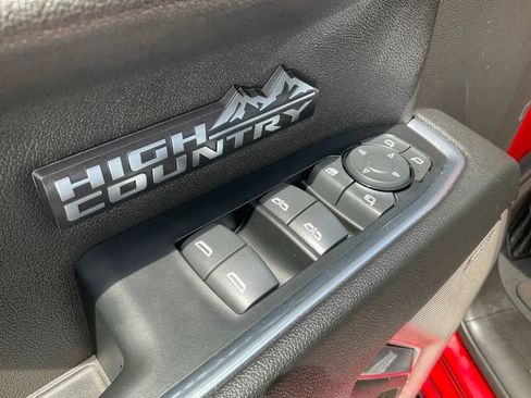 Used 2023 Chevrolet Silverado 1500 High Country w/ Z71 Off-Road Package AWD/4WD image 6