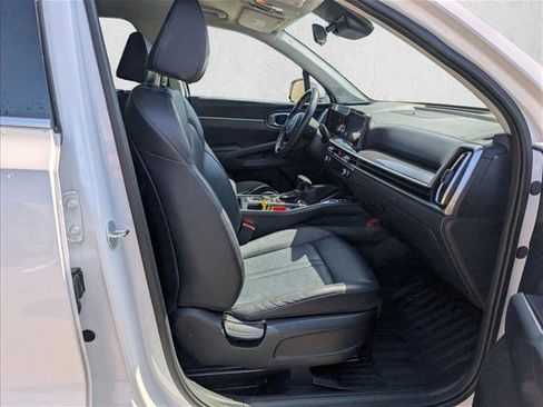Used 2025 Kia Sorento S FWD image 20