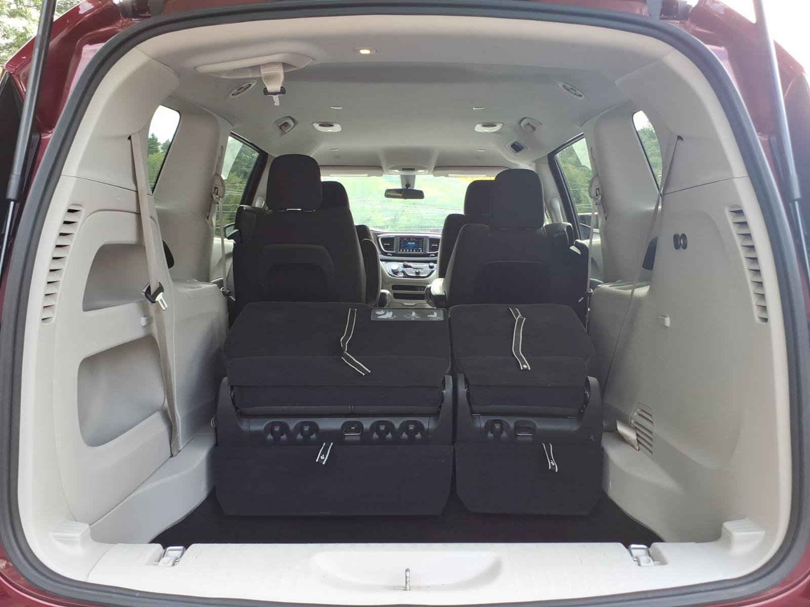 Used 2020 Chrysler Voyager LX w/ Cold Weather Group FWD image 6