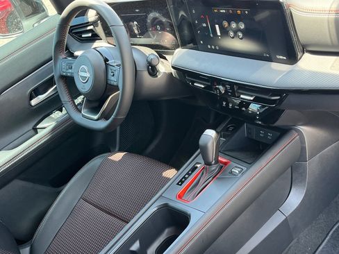 New 2026 Nissan Kicks SR FWD image 9