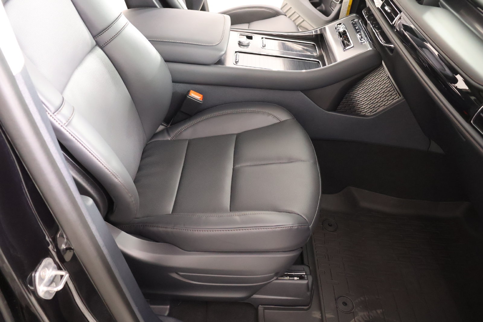 New 2026 Lincoln Aviator AWD image 14