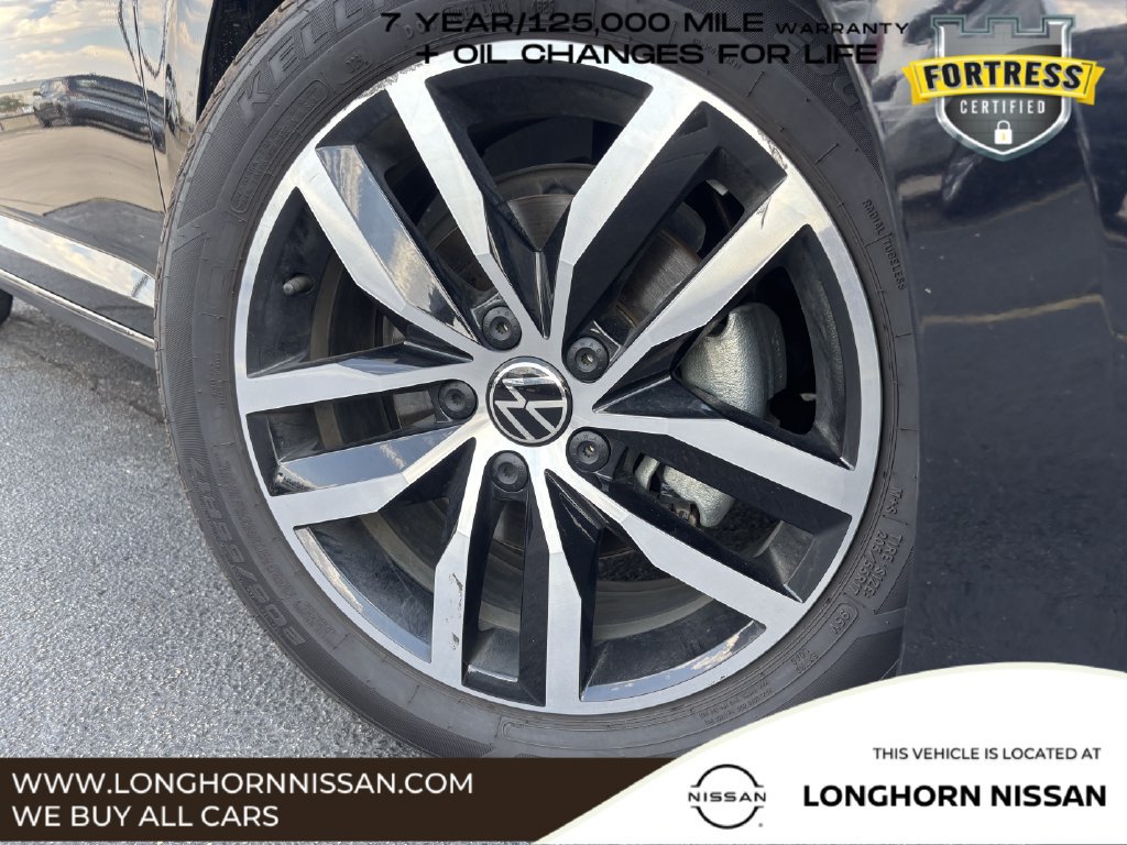 Used 2025 Volkswagen Jetta SE FWD image 8