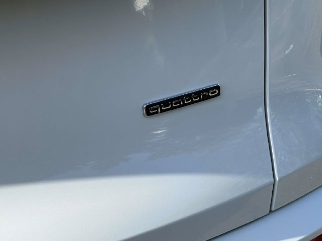 Used 2025 Audi Q5 Premium Plus w/ Premium Plus AWD/4WD image 11