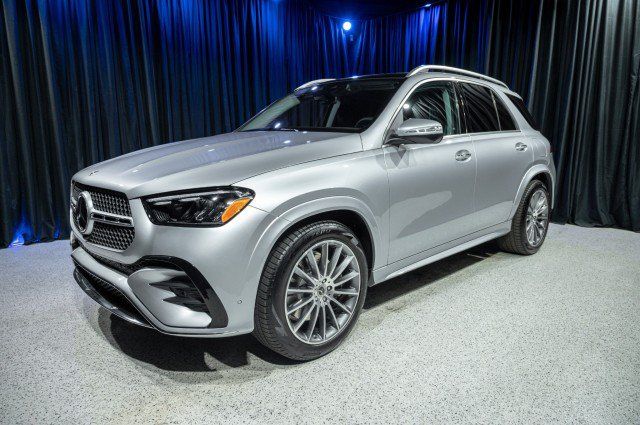 New 2026 Mercedes-Benz GLE 450e 4MATIC image 1