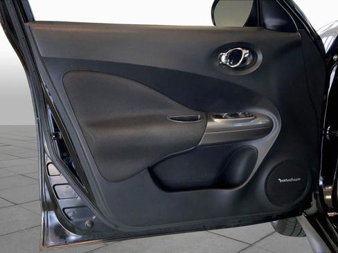 Used 2013 Nissan Juke SV FWD image 21