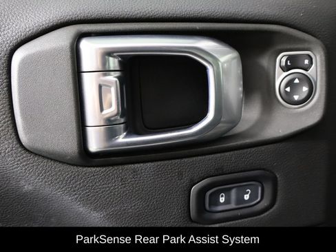 Used 2021 Jeep Wrangler Unlimited Sahara AWD/4WD image 20