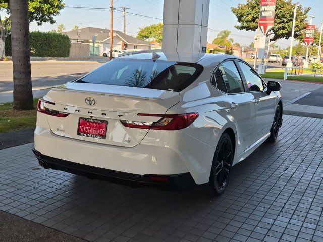 Used 2025 Toyota Camry SE FWD image 8