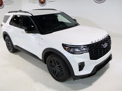 Used 2025 Ford Explorer ST-Line w/ Premium Package image 74