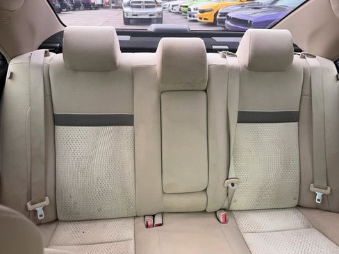 Used 2014 Toyota Camry LE image 15