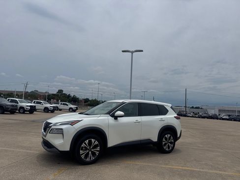Certified 2023 Nissan Rogue SV FWD image 11