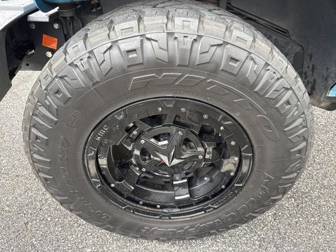 Used 2018 Jeep Wrangler Unlimited Sport S AWD/4WD image 17