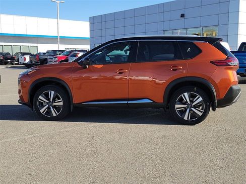 Used 2023 Nissan Rogue SL w/ SL Premium Package image 6