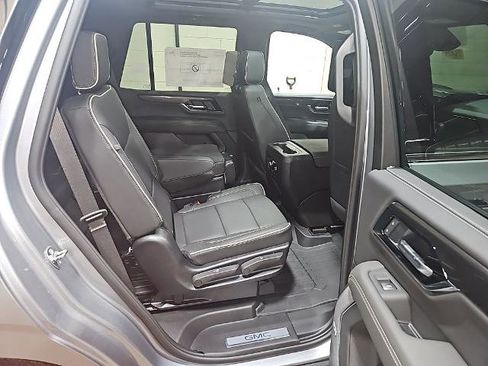 New 2026 GMC Yukon Elevation w/ Elevation Premium Package AWD/4WD image 32