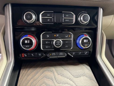 Used 2022 GMC Yukon Denali image 34