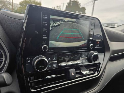 Used 2021 Toyota Highlander XLE image 30