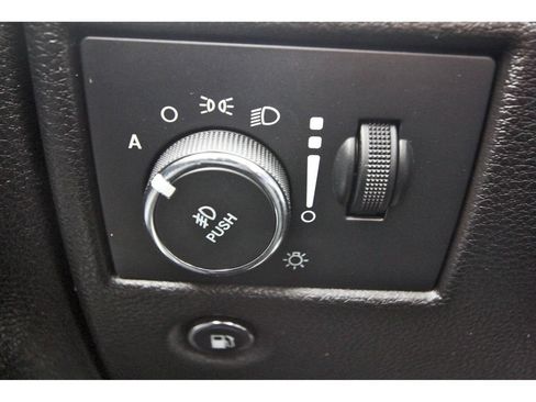 Used 2021 Jeep Grand Cherokee Overland RWD image 21