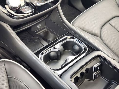 New 2026 Chrysler Pacifica Limited w/ S Appearance Package image 16