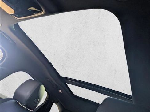 Certified 2025 Land Rover Range Rover Velar S image 16