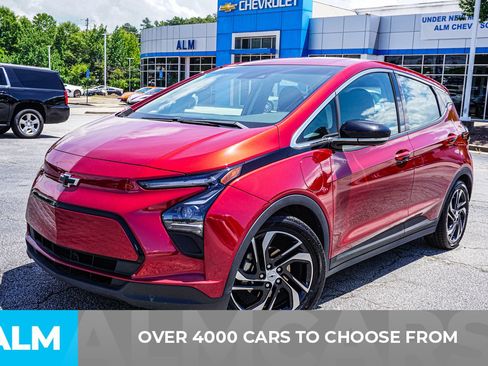 Used 2022 Chevrolet Bolt LT w/ Infotainment Package FWD image 3
