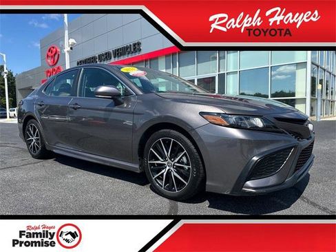 Certified 2023 Toyota Camry SE image 1