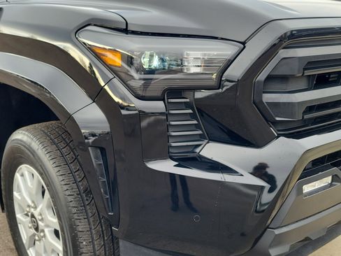 Certified 2024 Toyota Tacoma SR5 image 5