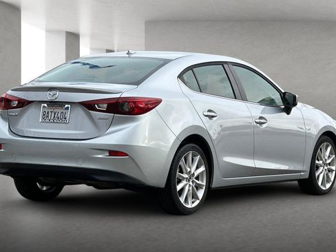 Used 2017 MAZDA MAZDA3 Touring w/ Popular Equipment Package image 4