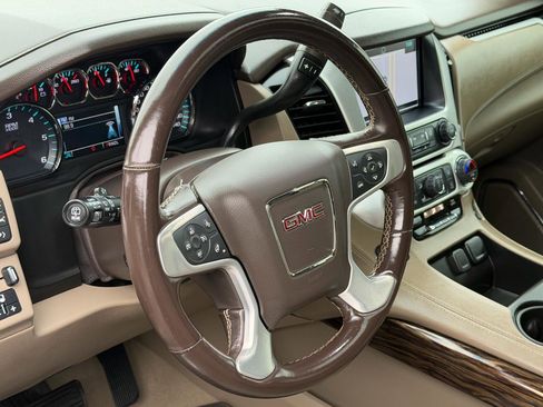 Used 2019 GMC Yukon XL SLT w/ Premium Edition image 14