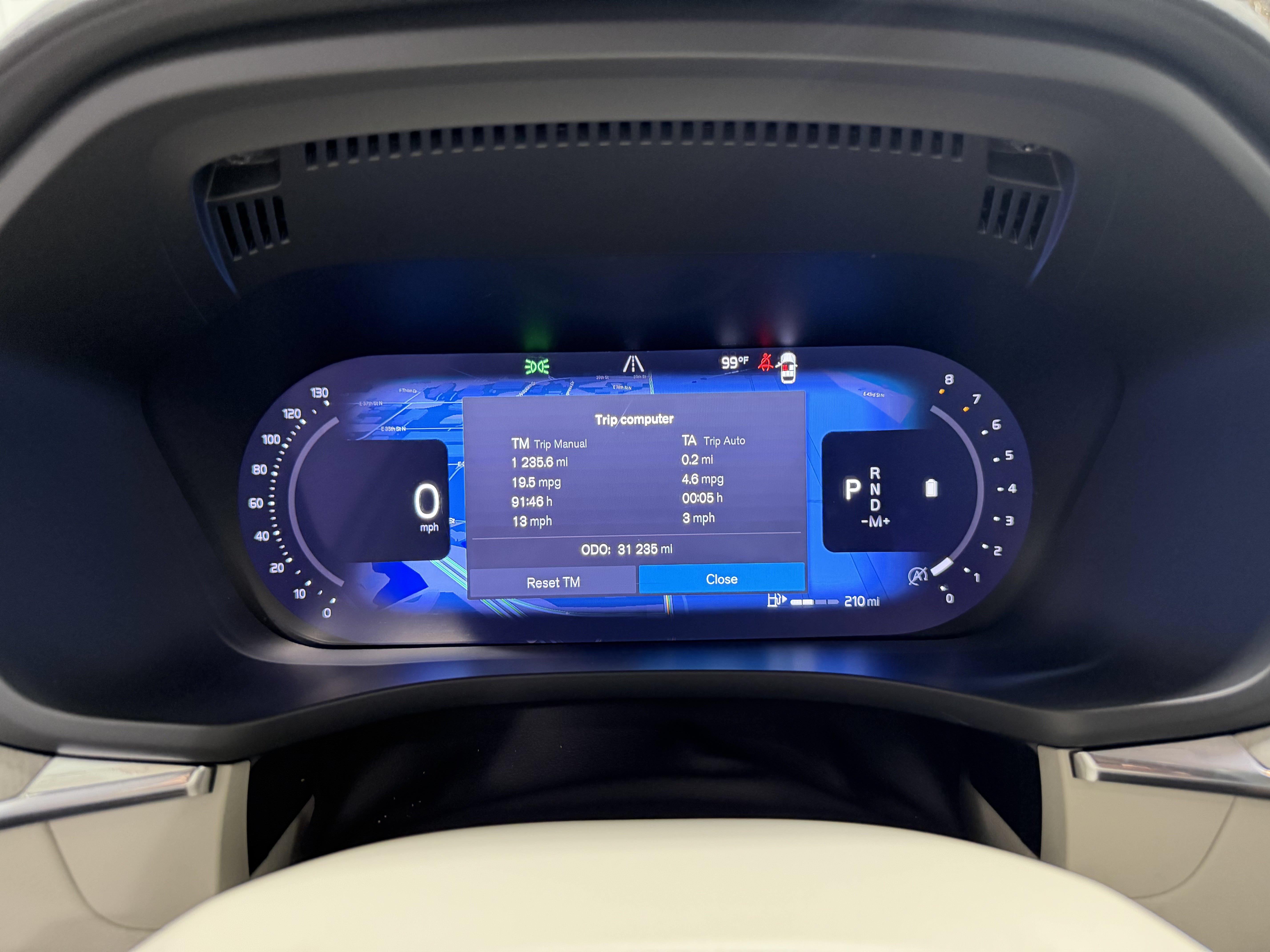 Used 2023 Volvo XC60 B5 Ultimate w/ Climate Package FWD image 12