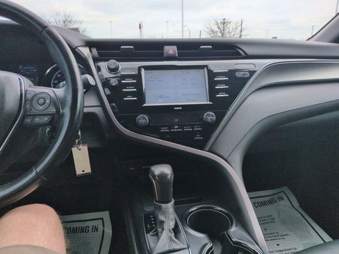 Used 2020 Toyota Camry SE image 17