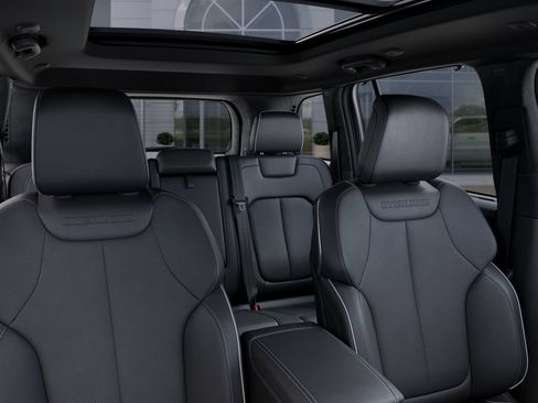 New 2025 Jeep Grand Cherokee Overland w/ Adv Protech Group III AWD/4WD image 27
