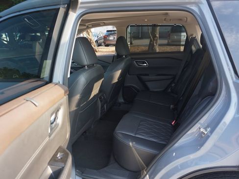 Used 2023 Nissan Rogue Platinum w/ Platinum Premium Package AWD/4WD image 15