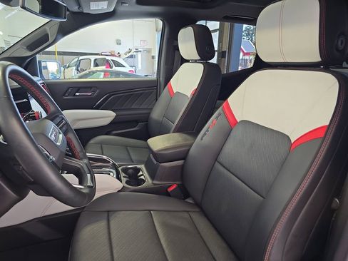 Used 2024 GMC Canyon AT4X image 14