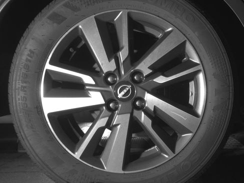 Used 2025 Nissan Versa SV FWD image 15