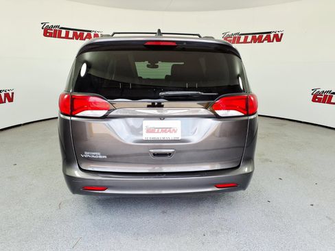 Used 2021 Chrysler Voyager Lxi FWD image 7