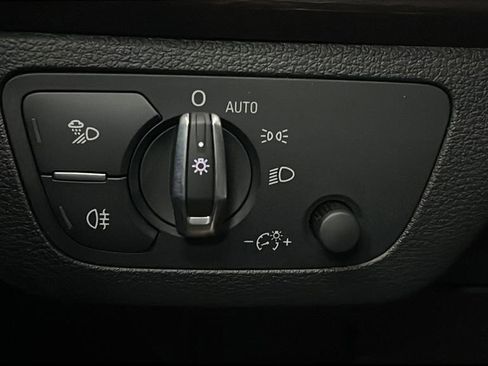 Used 2023 Audi Q5 2.0T Premium w/ Convenience Package image 17