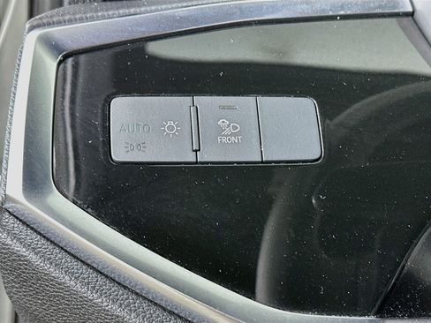 Used 2025 Audi Q3 2.0T Premium AWD/4WD image 17
