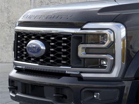New 2026 Ford F450 Platinum w/ FX4 Off-Road Package image 17