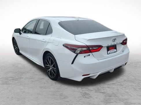 Used 2023 Toyota Camry SE image 6