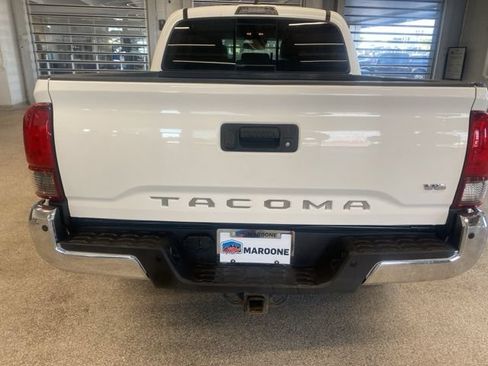 Used 2022 Toyota Tacoma SR5 RWD image 7