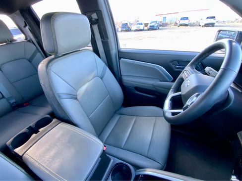 Certified 2025 Chevrolet Colorado ZR2 w/ Technology Package image 33