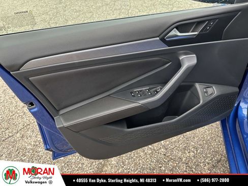 Used 2023 Volkswagen Jetta SE w/ Panoramic Sunroof Package FWD image 16