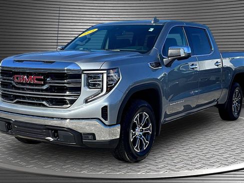 Used 2024 GMC Sierra 1500 SLT image 3