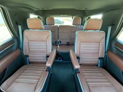 Used 2023 GMC Yukon Denali Ultimate AWD/4WD image 13