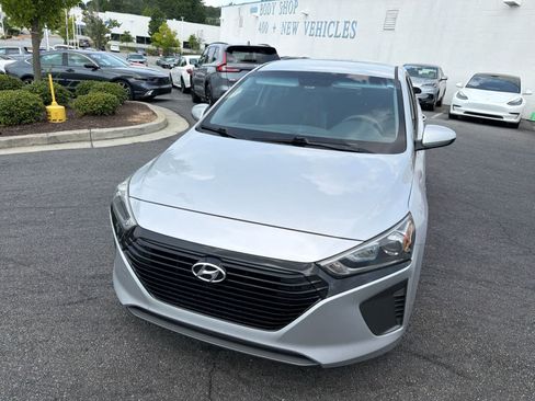 Used 2019 Hyundai Ioniq Blue FWD image 4