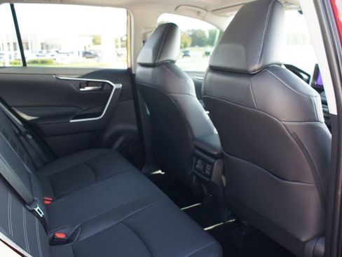 Used 2025 Toyota RAV4 XLE Premium image 21