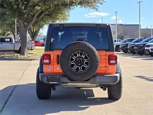 Used 2018 Jeep Wrangler Sport S image 6